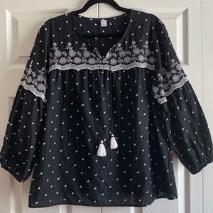 OLD NAVY Women’s Embroidered Blouse.